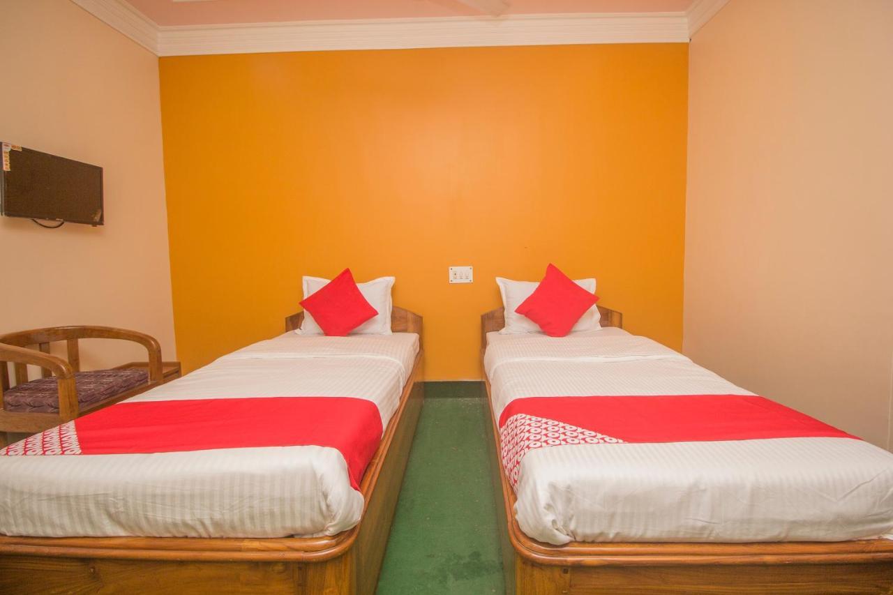Oyo 48133 Hotel Payel Malda Bagian luar foto