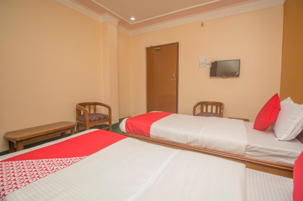 Oyo 48133 Hotel Payel Malda Bagian luar foto